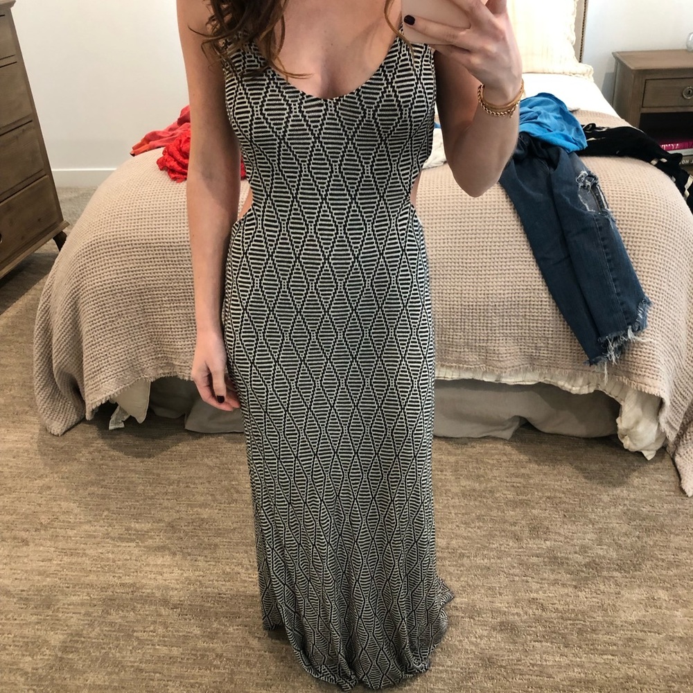 Long maxi dress cut out tight chevron XS black wht